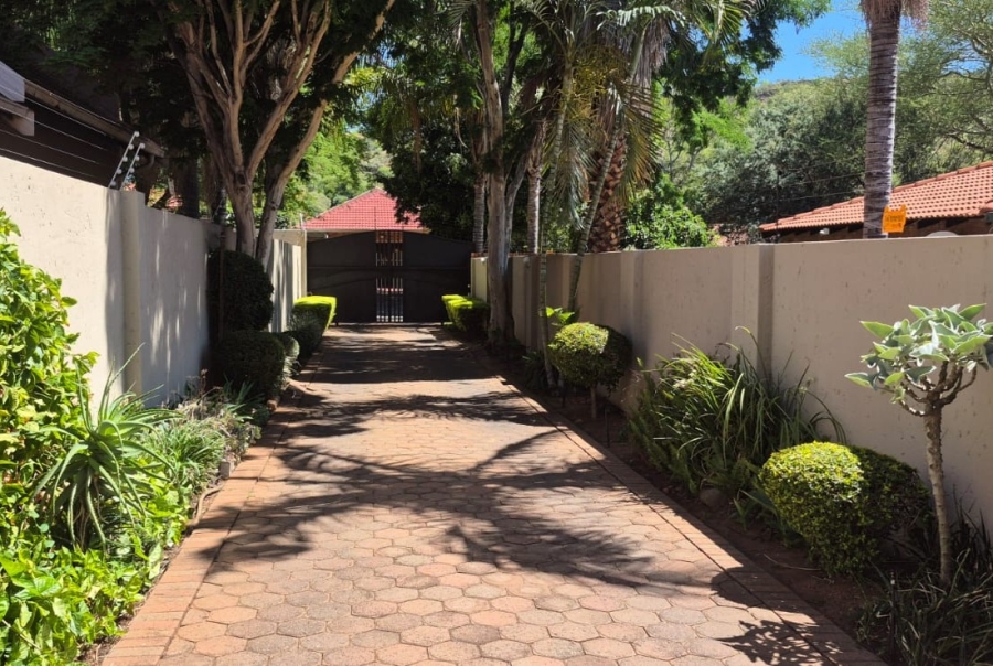 To Let 3 Bedroom Property for Rent in Safari Gardens North West